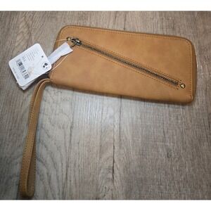 NWT FREE PEOPLE Distressed Vegan Wallet brown‎ studded boho